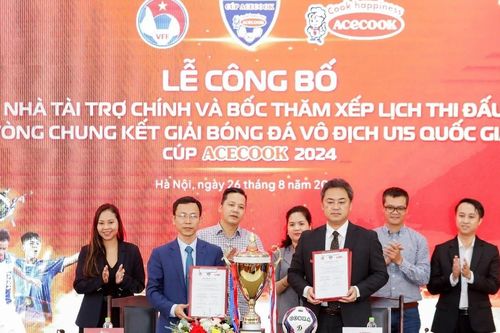 Acecook và những nỗ lực 'đi đường dài' cùng bóng đá Việt Nam