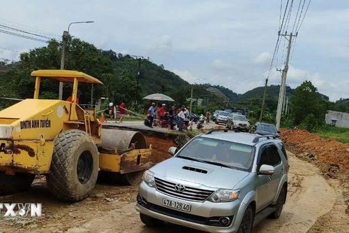 Lâm Đồng: Thông xe tuyến đường kết nối 3 huyện phía Nam sau sạt lở
