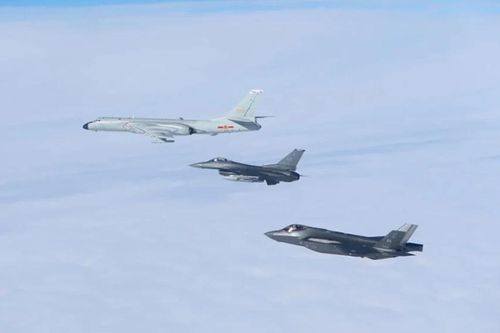 Mỹ phát hiện 4 máy bay Nga gần Alaska sau khi Washington điều thêm quân tới khu vực