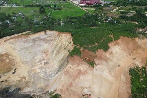 Chưa công nhận kết quả đấu giá mỏ đất gấp 30 lần, giao công an vào cuộc