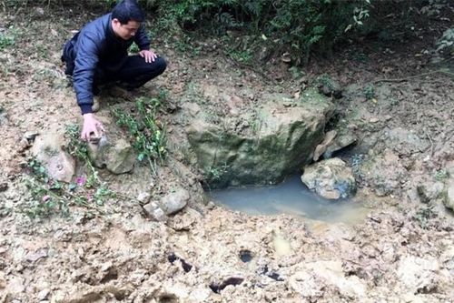 Sự thật ngỡ ngàng về 'Mỏ nước thần hiểu tiếng người' ở Cao Bằng: Chỉ cần đọc đúng 'thần chú' nước sẽ dâng lên?