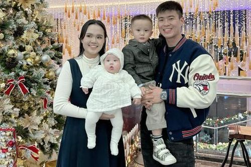 Nhan sắc vợ trung vệ Duy Mạnh sau hai lần sinh con