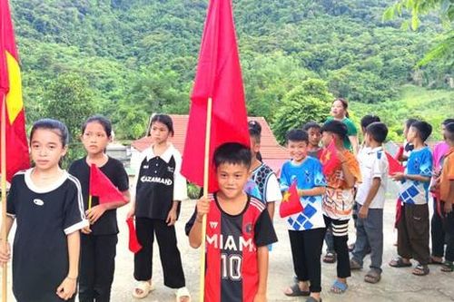 'Gieo mầm tri thức' nơi miền Tây xứ Nghệ - Bài 3: Những 'mầm non' đâm chồi trên vùng đất khó