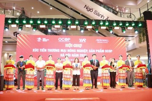 Khai mạc Hội chợ xúc tiến thương mại nông nghiệp, sản phẩm OCOP Hà Nội năm 2024