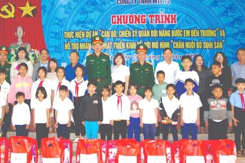 Công ty 72 đa dạng hình thức giúp đỡ hộ nghèo
