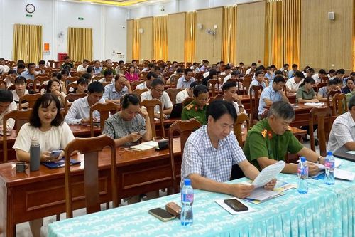 Ayun Pa: Gần 150 cán bộ học tập, quán triệt các văn bản của Đảng