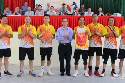 Gần 100 vận động viên tham gia giải bóng chuyền hơi cựu chiến binh tỉnh