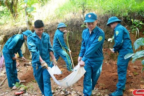 Xây dựng lực lượng dân quân vững mạnh, rộng khắp