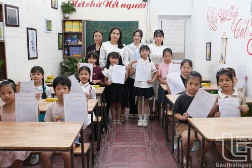 'Luyện chữ, rèn người'
