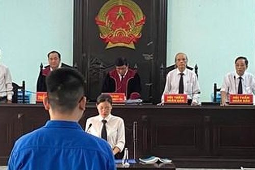 Lừa 500 triệu đồng để lo chạy án, lãnh án 7 năm tù