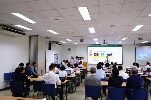 Trường Đại học Ngoại thương đón tiếp Thứ trưởng Bộ Ngoại giao Nhật Bản