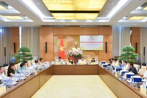 Ủy ban Pháp luật tiếp tục phiên họp toàn thể lần thứ 26