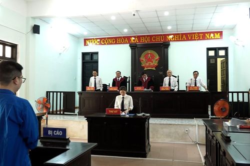 Lừa 500 triệu đồng để 'chạy' tại ngoại bất thành