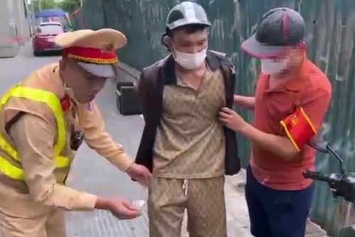 Mang ma túy trong người, gã đàn ông quay xe bỏ chạy khi gặp Cảnh sát 141