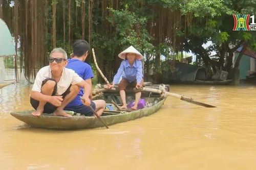 Lũ sông Bùi rút chậm, nhiều hộ dân chưa thể về nhà