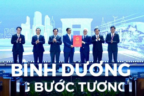 Bình Dương trao quyết định chủ trương đầu tư 6 dự án trị giá 1,5 tỷ USD