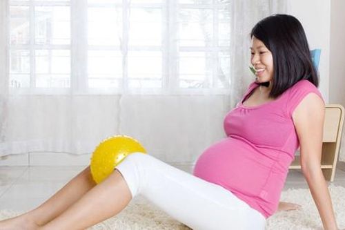 Phụ nữ mang thai có chạy nhảy được không, nên tập luyện như thế nào thì phù hợp?
