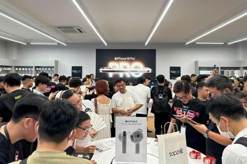 iPhone 16 được giao đến tay khách hàng trong đêm