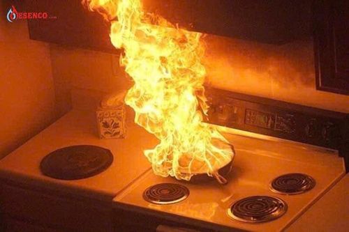 Cẩn trọng hỏa hoạn khi nấu ăn bằng dầu mỡ