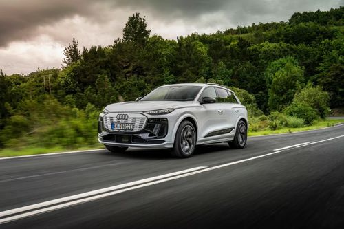 Audi Q6 e-tron chốt giá từ 63.800 USD, sạc đầy chạy gần 520 km