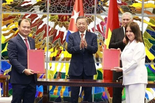 Lễ ký các văn kiện hợp tác Việt Nam - Cuba