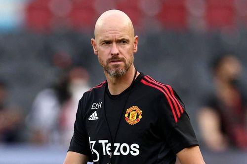 Tottenham làm bẽ mặt Manchester United