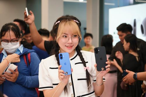 Hơn 10.000 chiếc iPhone 16 được giao trong đêm đầu mở bán