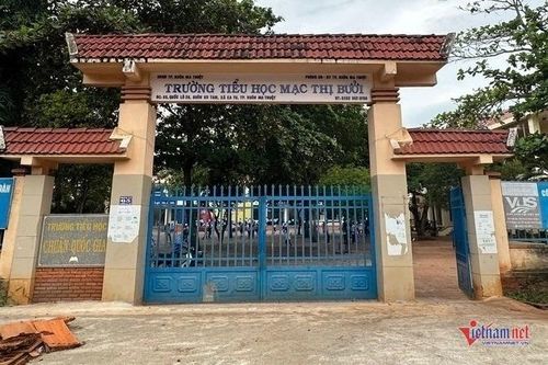 Đưa con đi viện, phụ huynh phát hiện sai phạm bất thường của trường