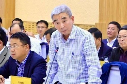 Lâm Đồng cho hai giám đốc sở nghỉ hưu trước tuổi