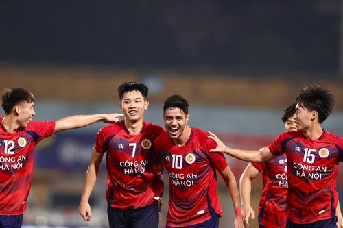 Tin nóng bóng đá Việt 27/9: CLB Việt Nam được báo Thái khen ngợi, Huỳnh Như đối đầu nhà vô địch Nhật Bản