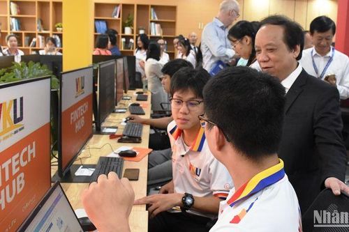 Vận hành Trung tâm đào tạo, nghiên cứu và đổi mới sáng tạo đầu tiên tại miền trung