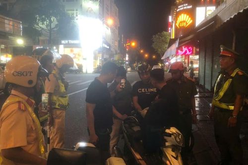 Cảnh sát giao thông Đà Nẵng phát hiện nam thanh niên tàng trữ ma túy khi lưu thông ngược chiều