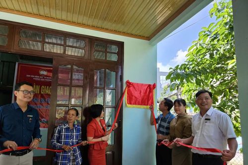 Trao nhà tình thương cho phụ nữ đơn thân tại Điện Bàn