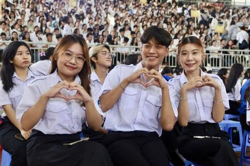 'Sinh viên cần hiểu rõ hơn về trách nhiệm xã hội của mình'