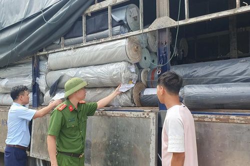 Chuyển sang công an xử lý vụ buôn gần 10 tấn vải 'Made in China'