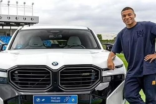 Kylian Mbappe cùng Real Madrid được tặng siêu xe