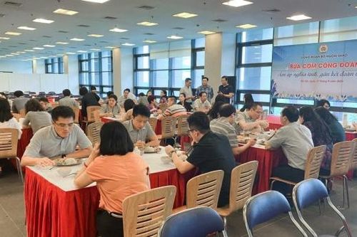 'Bữa cơm Công đoàn' Bộ Ngoại giao - tăng cường đoàn kết, sẻ chia
