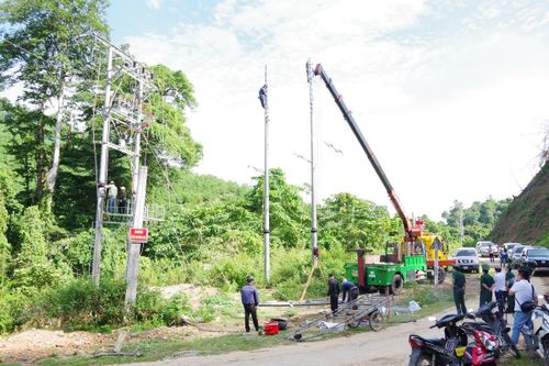 Ánh điện sáng giữa đại ngàn Pù Mát