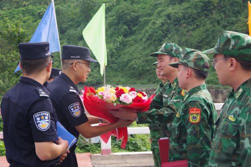 Tuần tra liên hợp chấp pháp trên biên giới Lai Châu