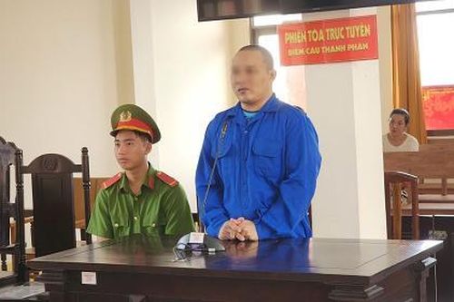 Bị phát hiện cất giấu súng khi đang tổ chức sử dụng ma túy