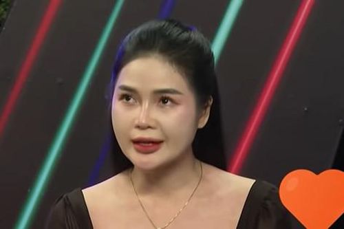 Người phụ nữ 'một lần đò' xinh đẹp khiến đàng trai hào hứng bấm nút