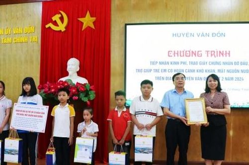 Huyện đảo Quảng Ninh tổ chức trợ giúp trẻ em có hoàn cảnh khó khăn, mất nguồn nuôi dưỡng