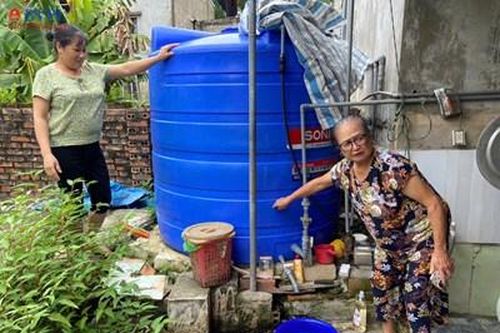 Người dân khốn khổ vì thiếu nước sạch
