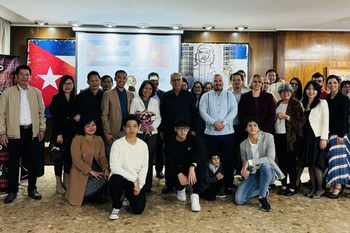 Giao lưu hữu nghị giữa Đại sứ quán Việt Nam và Cuba tại Argentina