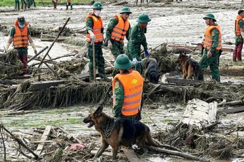 Tiếp tục tìm thấy thi thể của một nạn nhân trong trận lũ quét ở Làng Nủ