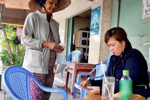 Người phụ nữ nghèo trúng số 'đổi đời' nhờ lời tiên tri của ông lão ăn xin