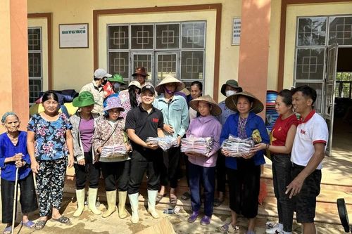 NIK Family chung tay hỗ trợ đồng bào sau bão lũ