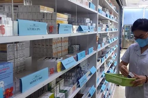 Kiểm soát chặt giá thuốc sau mưa bão