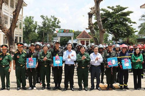 Hoàn thành diễn tập khu vực phòng thủ TX. Tịnh Biên