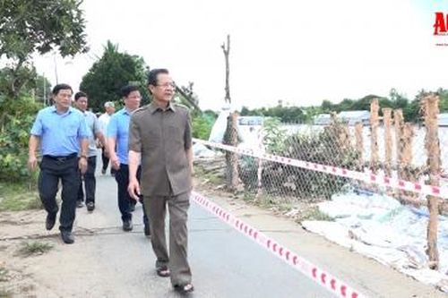 Lãnh đạo tỉnh An Giang khảo sát tình hình sạt lở ở TX. Tân Châu và huyện An Phú